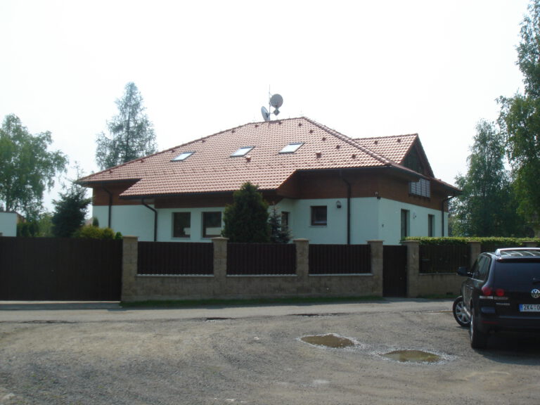 Family house 460 m2, land 1,600 m2, Sadov