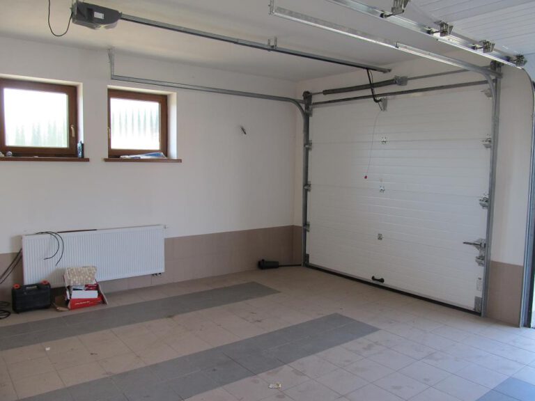 Rodinný dům 515 m2+ pozemek 1800 m2, Mezirolí