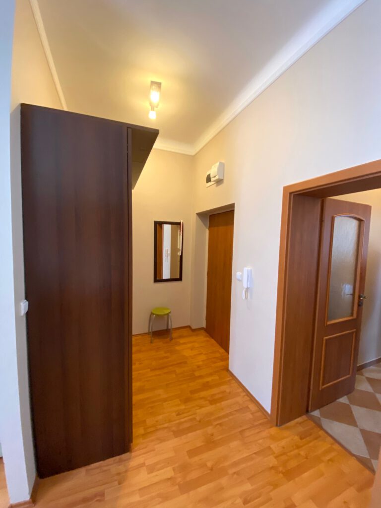 Apartment 2+KK plus studio flat, Zámecký vrch street.