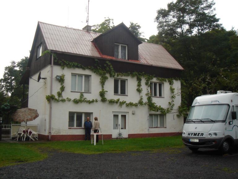 House 250 m2, land 2103 m2, street U Spořitelny