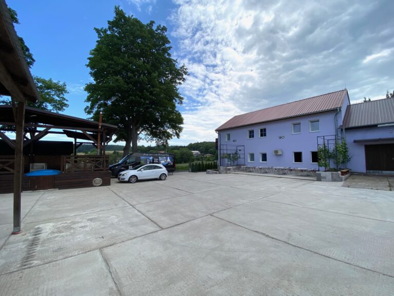 Hostel with 26 beds, 386 m2, Stružná