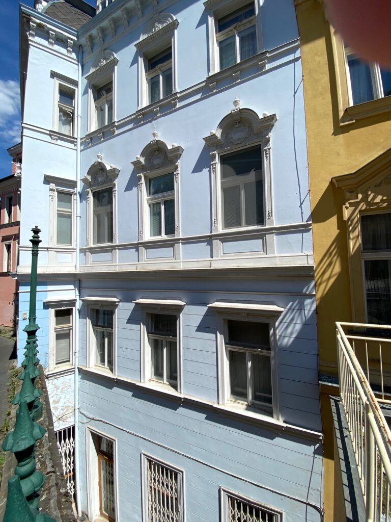 Apartment 3+KK, Zámecký vrch street