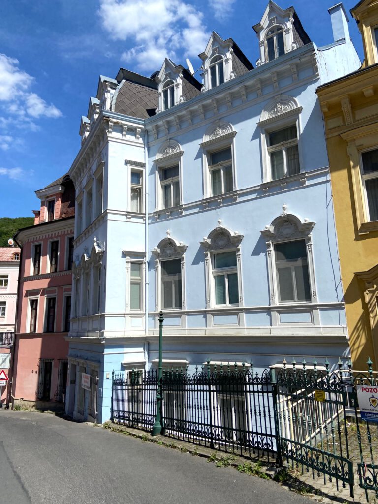 Apartment 3+KK, Zámecký vrch street