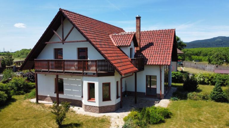 House 229 m2 + 1,110 m2 land, Hroznětín, Velký Rybník