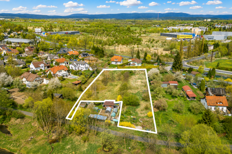 Plot 4.050 m2 in Tašovice