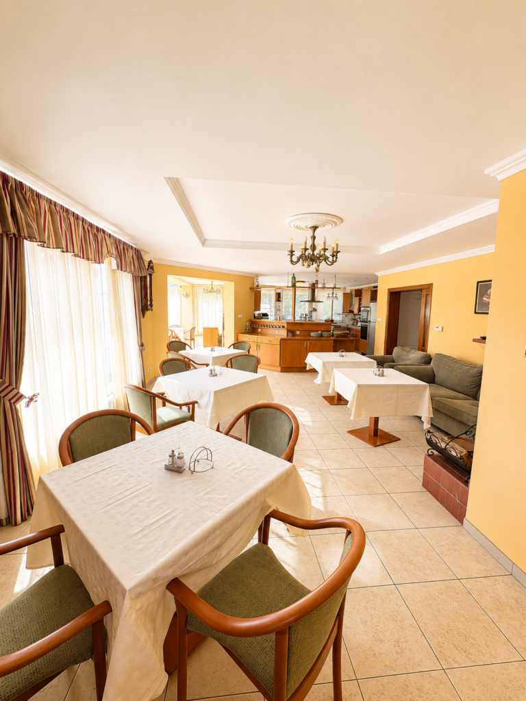 Penzion 480 m², Děpoltovice