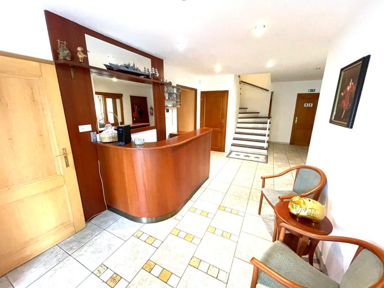 Пансион 550 м2, Деполтовице