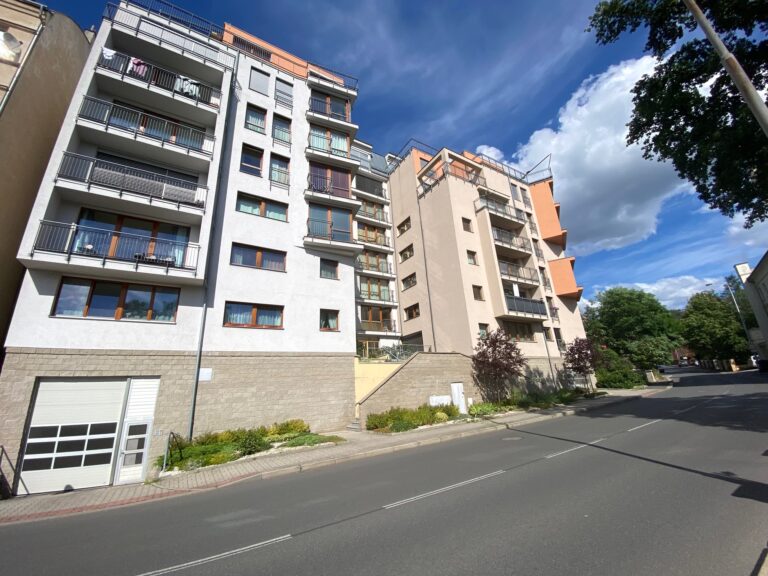 Apartment 2+KK, Na Vyhlídce street