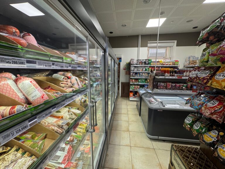 Obchod v provozu 89 m2, Nábřeží Jana Palacha, Karlovy Vary