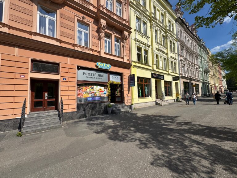 Obchod v provozu 89 m2, Nábřeží Jana Palacha, Karlovy Vary