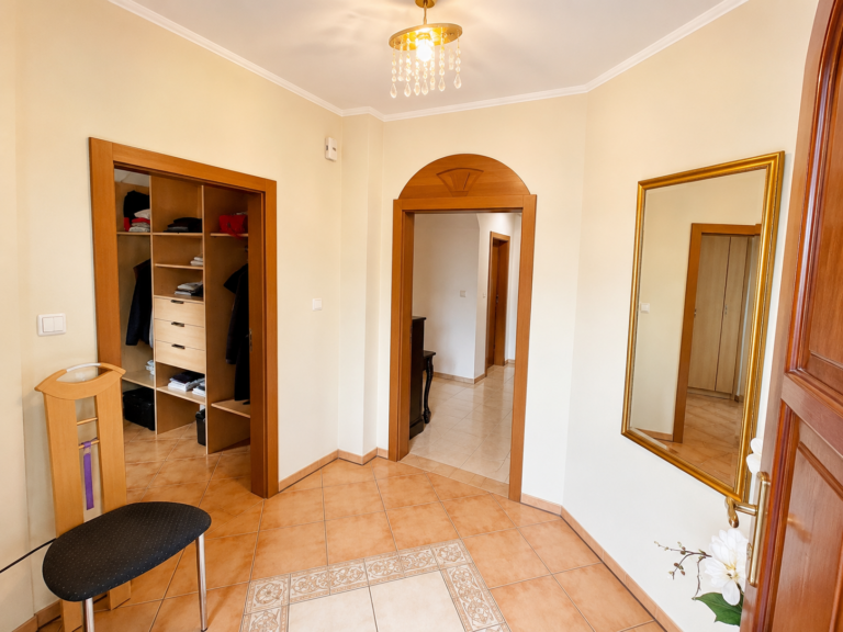 Rodinný dům 362 m², pozemek 770 m², K Výhledu, Karlovy Vary – Hůrky