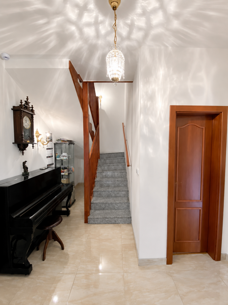 Rodinný dům 362 m², pozemek 770 m², K Výhledu, Karlovy Vary – Hůrky