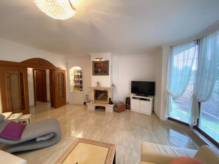 Rodinný dům 362 m², pozemek 770 m², K Výhledu, Karlovy Vary – Hůrky